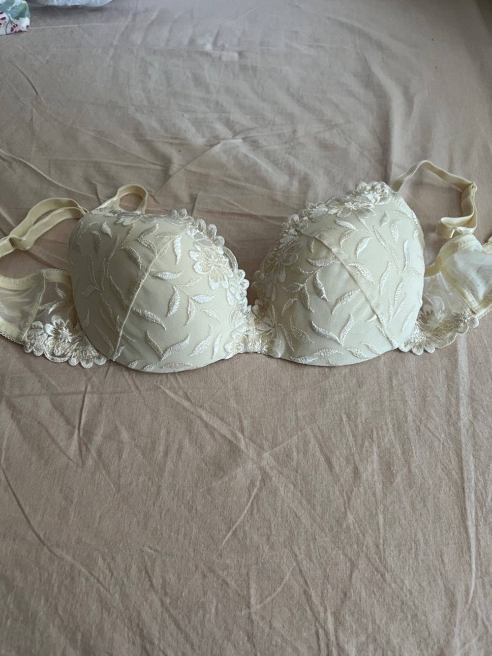 Wonderbra Cream Lace Embroidered Push-Up Bra